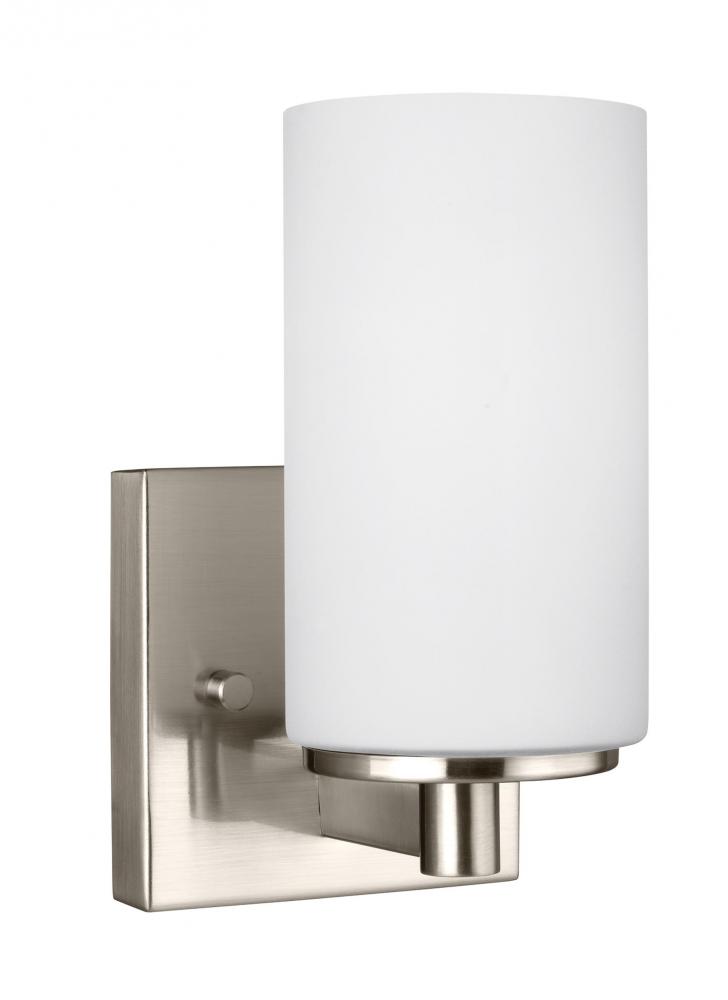 Hettinger transitional 1-light LED indoor dimmable bath vanity wall sconce in brushed nickel silver